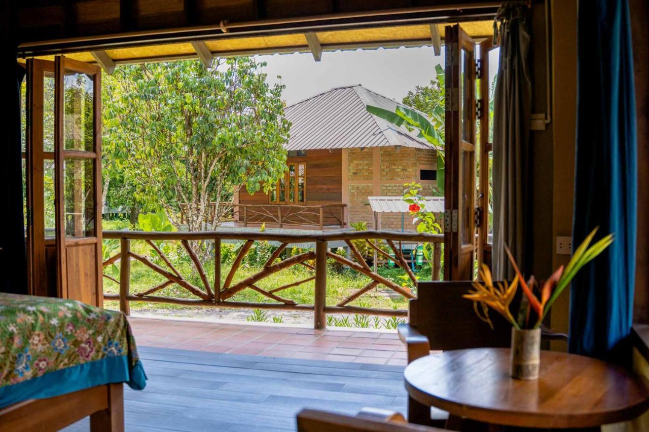 Monkey Mansion - Jungalows & Tours Khao Sok National Park Екстер'єр фото