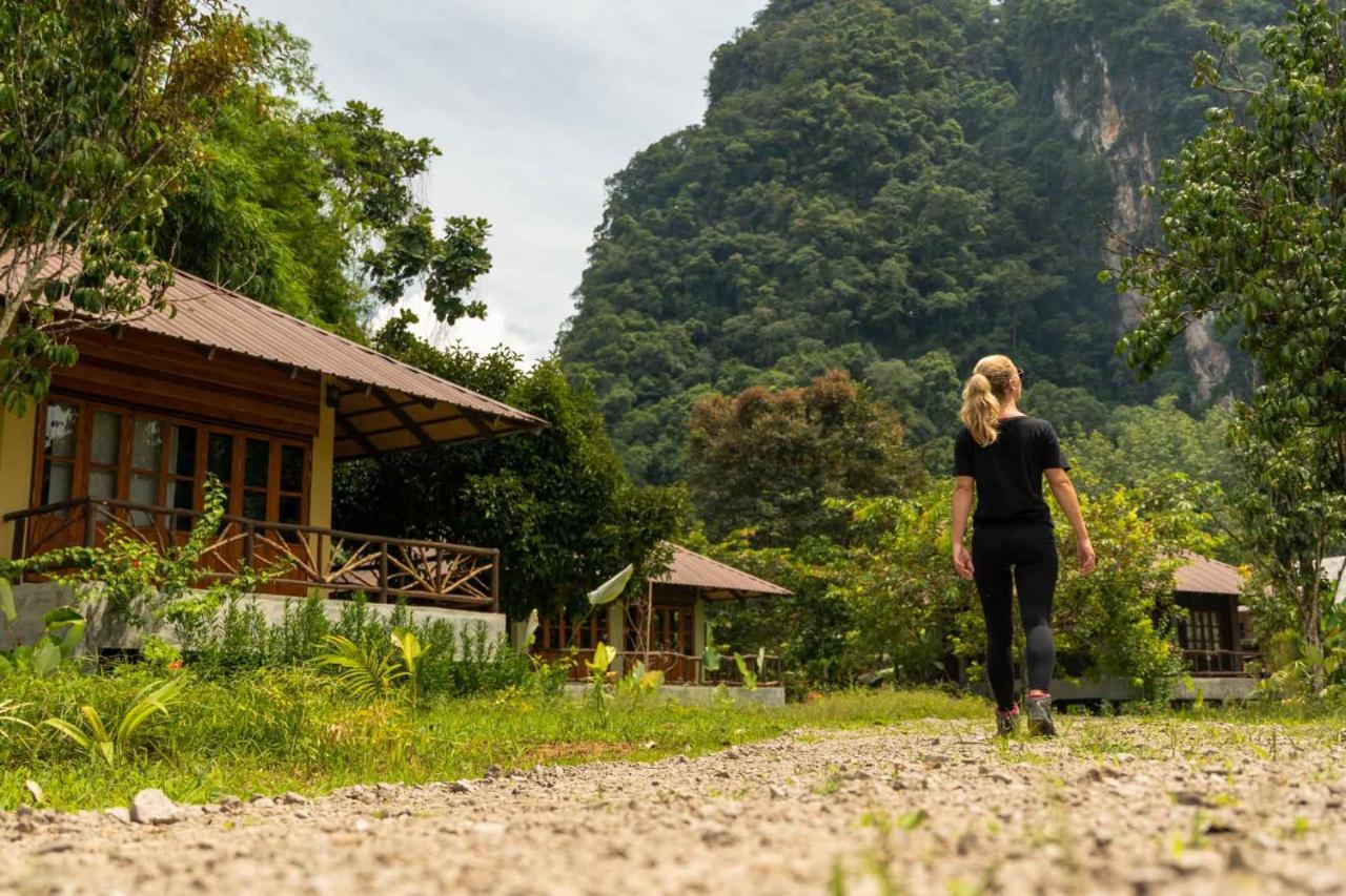 Monkey Mansion - Jungalows & Tours Khao Sok National Park Екстер'єр фото