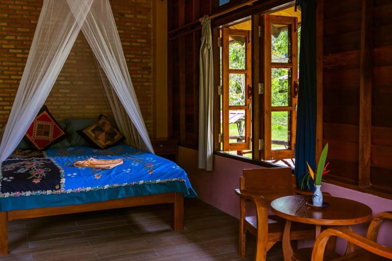 Monkey Mansion - Jungalows & Tours Khao Sok National Park Екстер'єр фото
